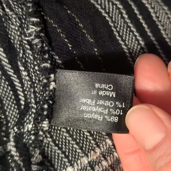 Lane Bryant Black/Silver Half Button Up Top Back Ruffle - Picture 5 of 5